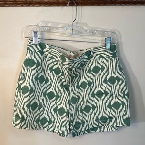 Banana Republic - Patterned shorts